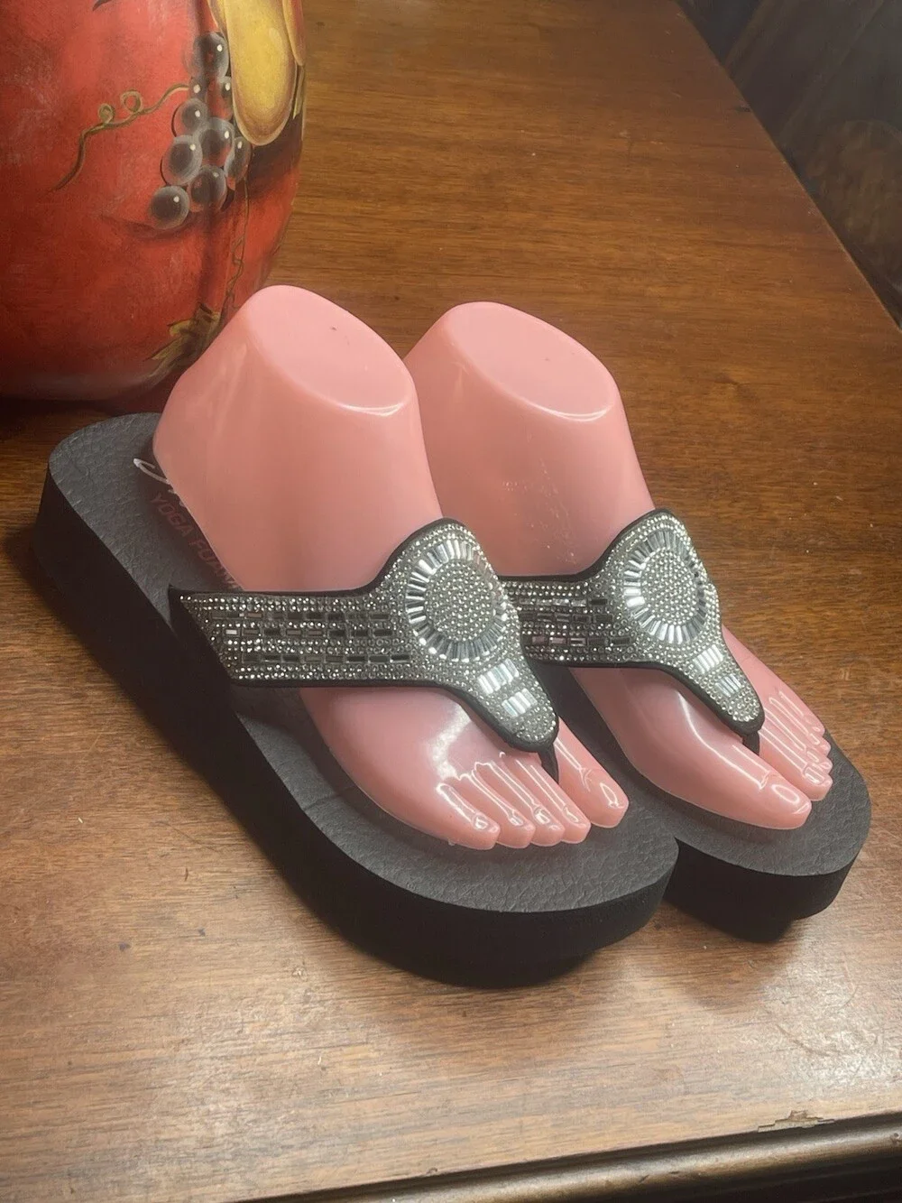 Skechers Women’s Yoga Foam Black Rhinestone Thong Wedge Slip-On Sandals 9